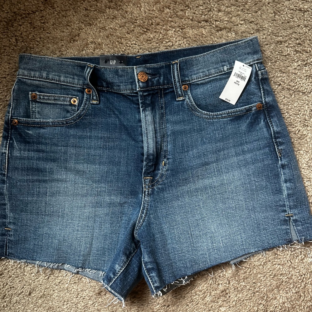 Gap shorts